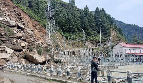 सोलुखुम्बुको बोल्दो पुलमा खसेकाे पहिराेले बेनी हाइड्रोपावरमा क्षति