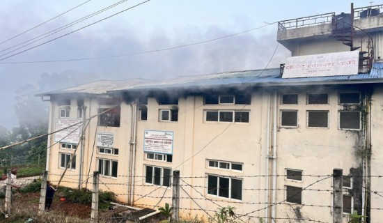 गोरखाको एक स्वास्थ्य चौकीमा आगलागी