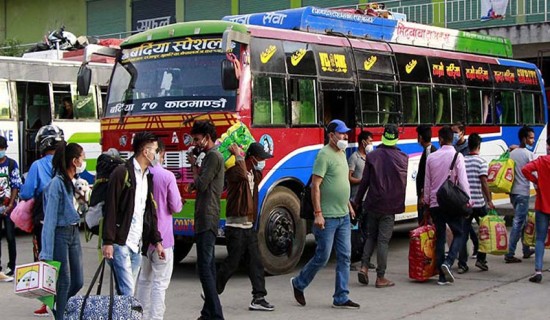 दशैँ सुरुवातीको तीन दिनमा एक लाख ५० हजार जनाले छाडे काठमाडौं