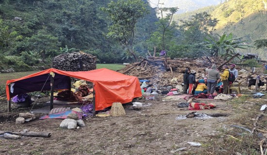 भूकम्प पीडित चिसोले मरिरहेका छन्, सरकार दुर्गा प्रसाईंसँग भिडिरहेको छ