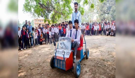 सल्यानटारका विद्यार्थीले बनाए विद्युतीय गाडी, गाउँपालिका र विद्यालयले गरे सम्मान