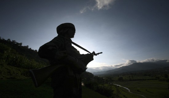 पाकिस्तानमा आतंकवादीसँगको गोली हानाहानमा एक सैनिकको मृत्यु